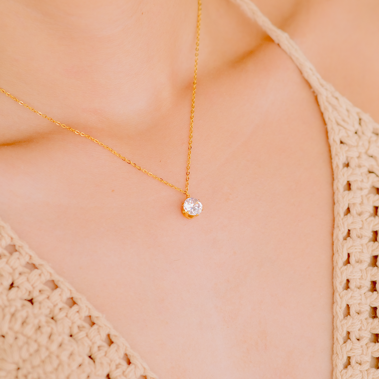 Kyla Solitaire Gold Necklace