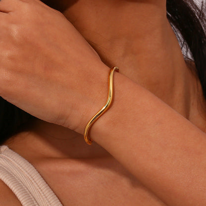 Lucinda Gold Bangle