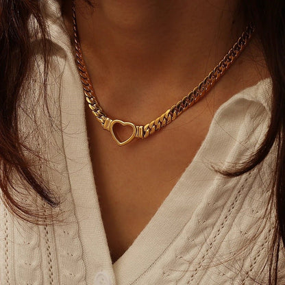 Vali Heart Choker